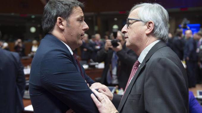 Il presidente della Commissione Ue, Jean Claude Juncker, con Matteo Renzi (Ansa)