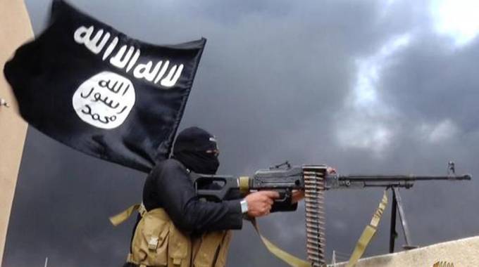 Miliziano Isis in azione (ANSA)