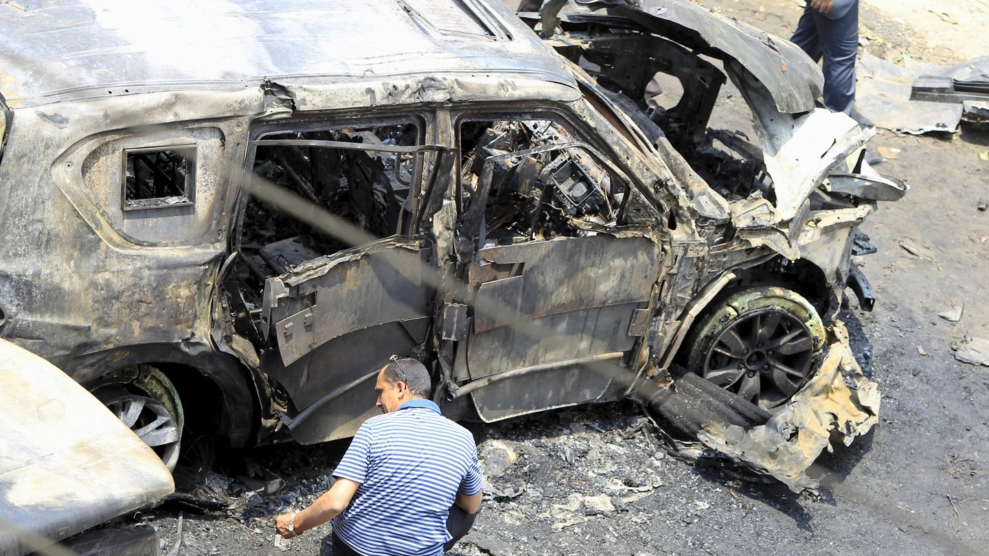 Il Cairo, esplode autobomba: magistrato ucciso (LaPresse)