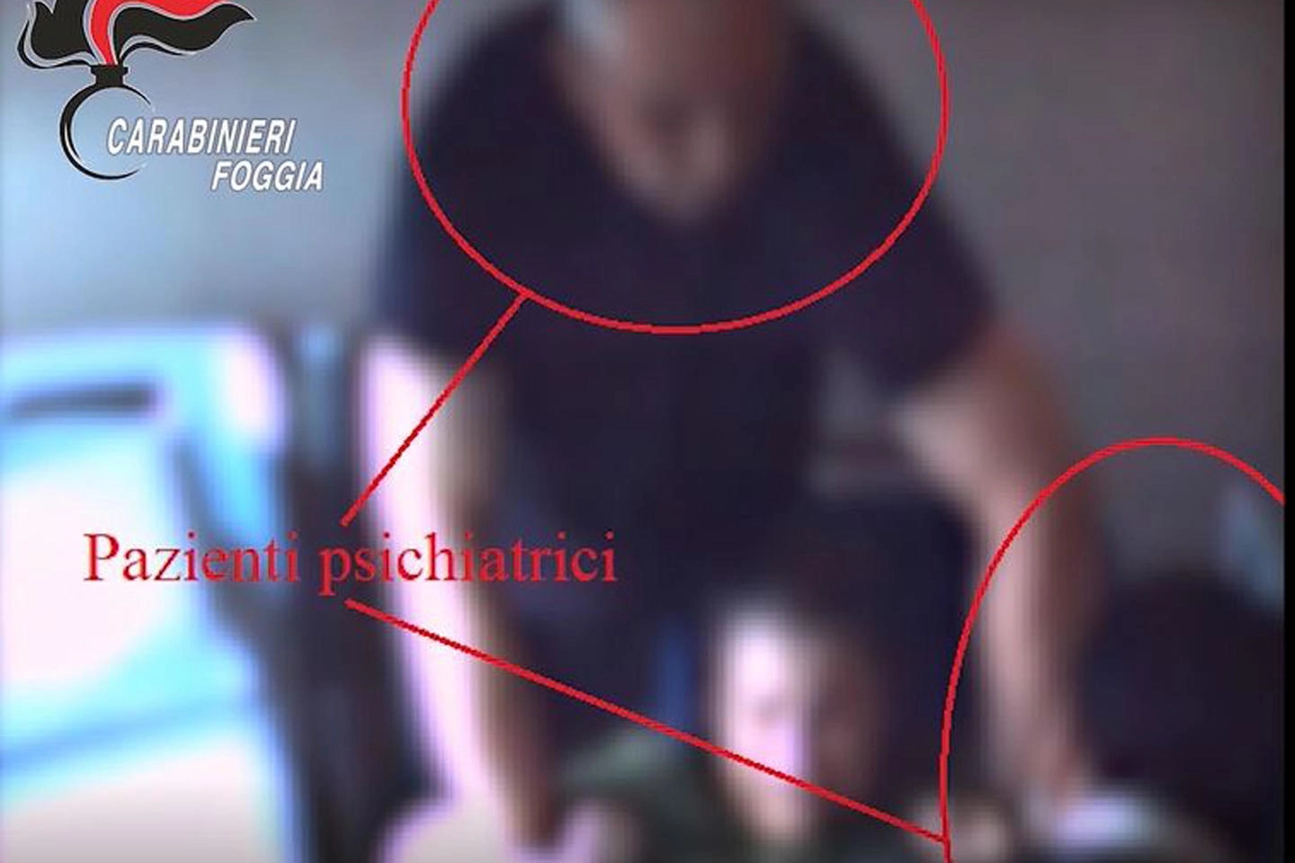 Foggia: un frame del video che documenta le violenze nella struttura psichiatrica