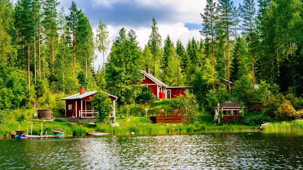 La felicità secondo i finlandesi: un cottage con sauna nel bosco
