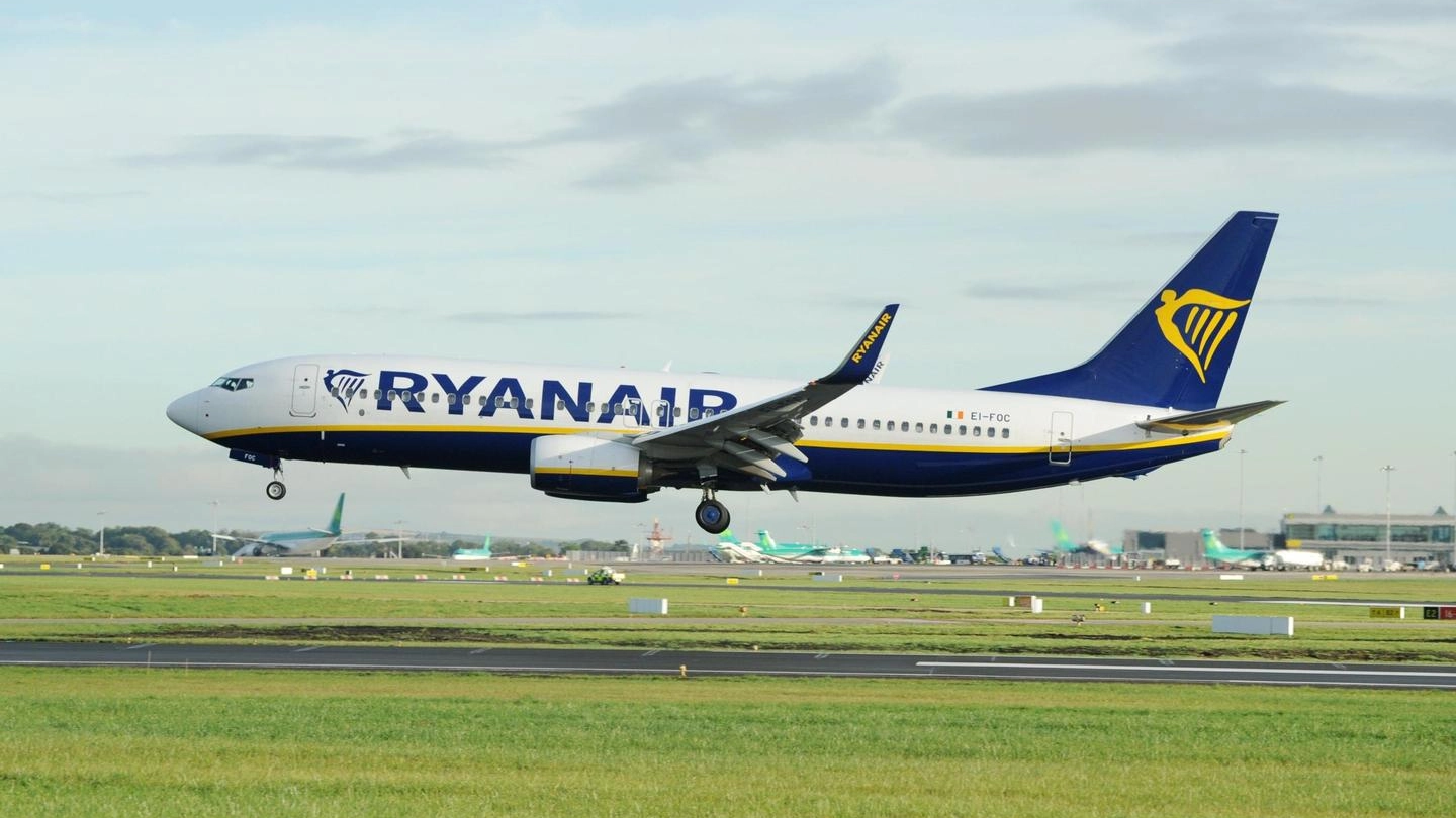 Un volo Ryanair (Ansa)