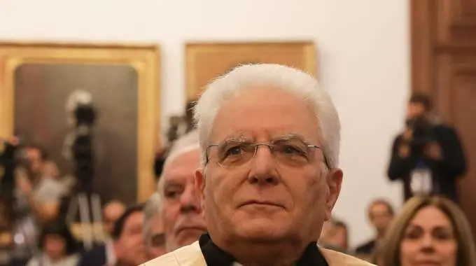 Mattarella, ognuno combatta corruzione