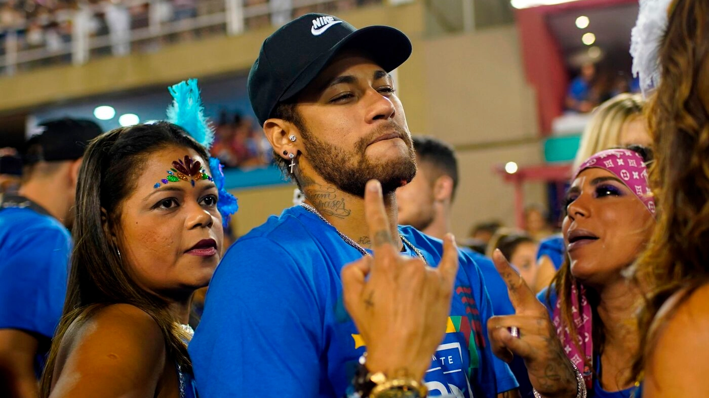 Neymar durante il Carnevale di Rio
