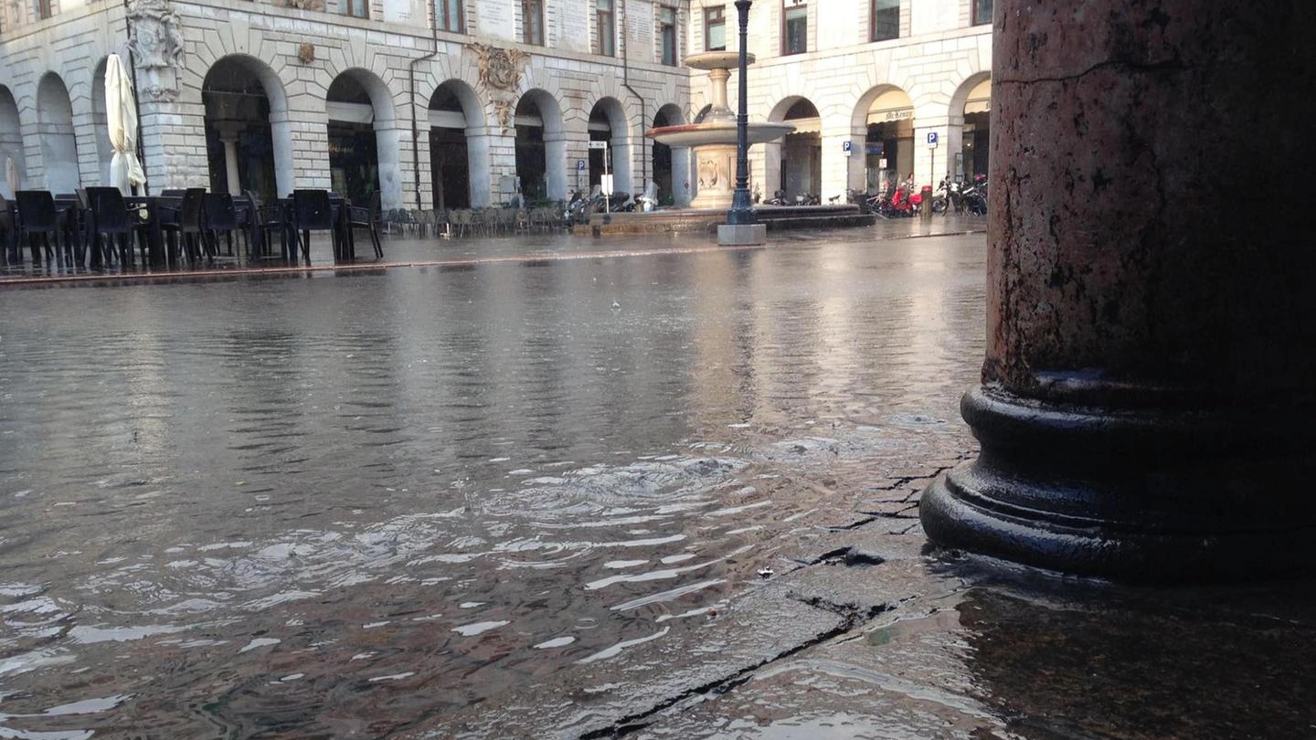 Il violento temporale che ha investito Padova (Ansa)