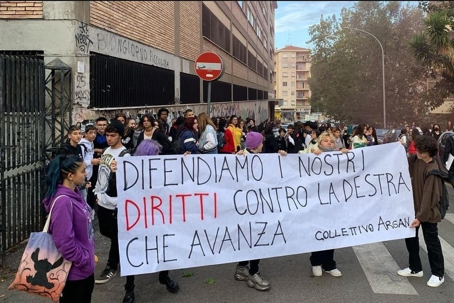 Manifestazione degli studenti del Liceo Argan di Roma dopo i risultati elettorali