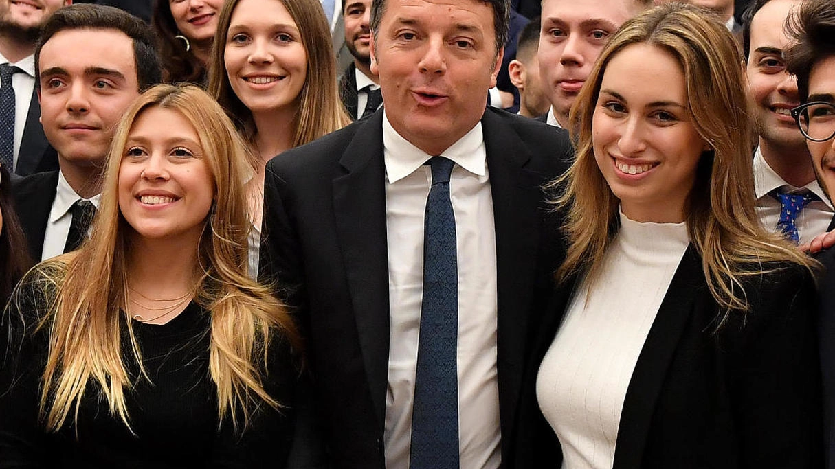 Matteo Renzi, 45 anni, coi ragazzi di fondazione Millennials
