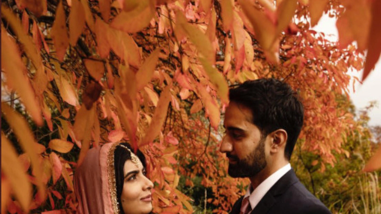 Malala Yousafzai con il marito Asser Malik (Ansa)