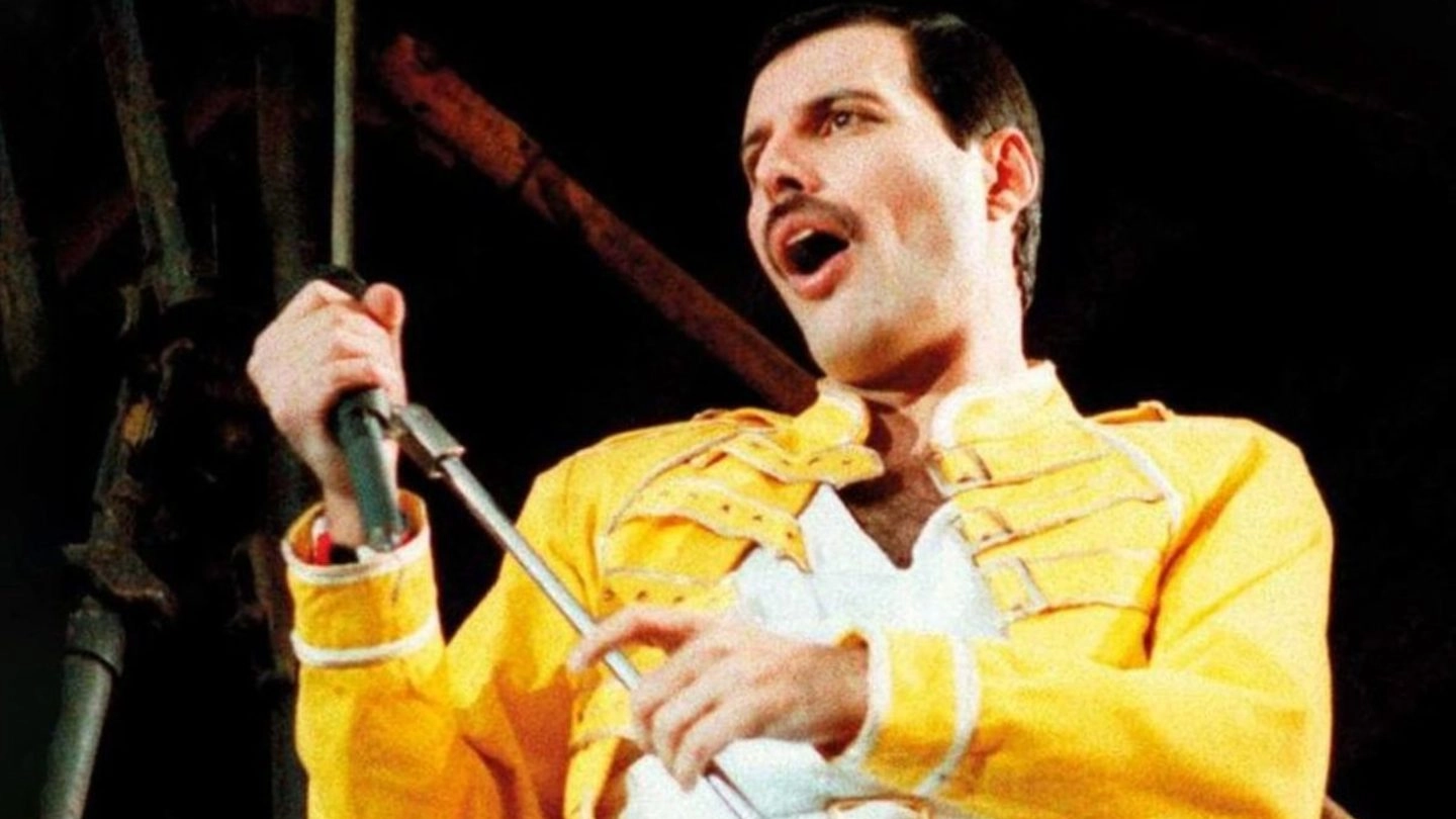 Freddie Mercury in concerto. Il leader dei Queen morì nel 1991, a 45 anni