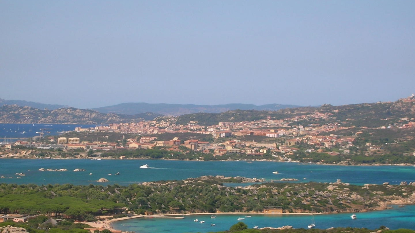 Coronavirus, casi in un resort a La Maddalena. Foto: panorama (Ansa)