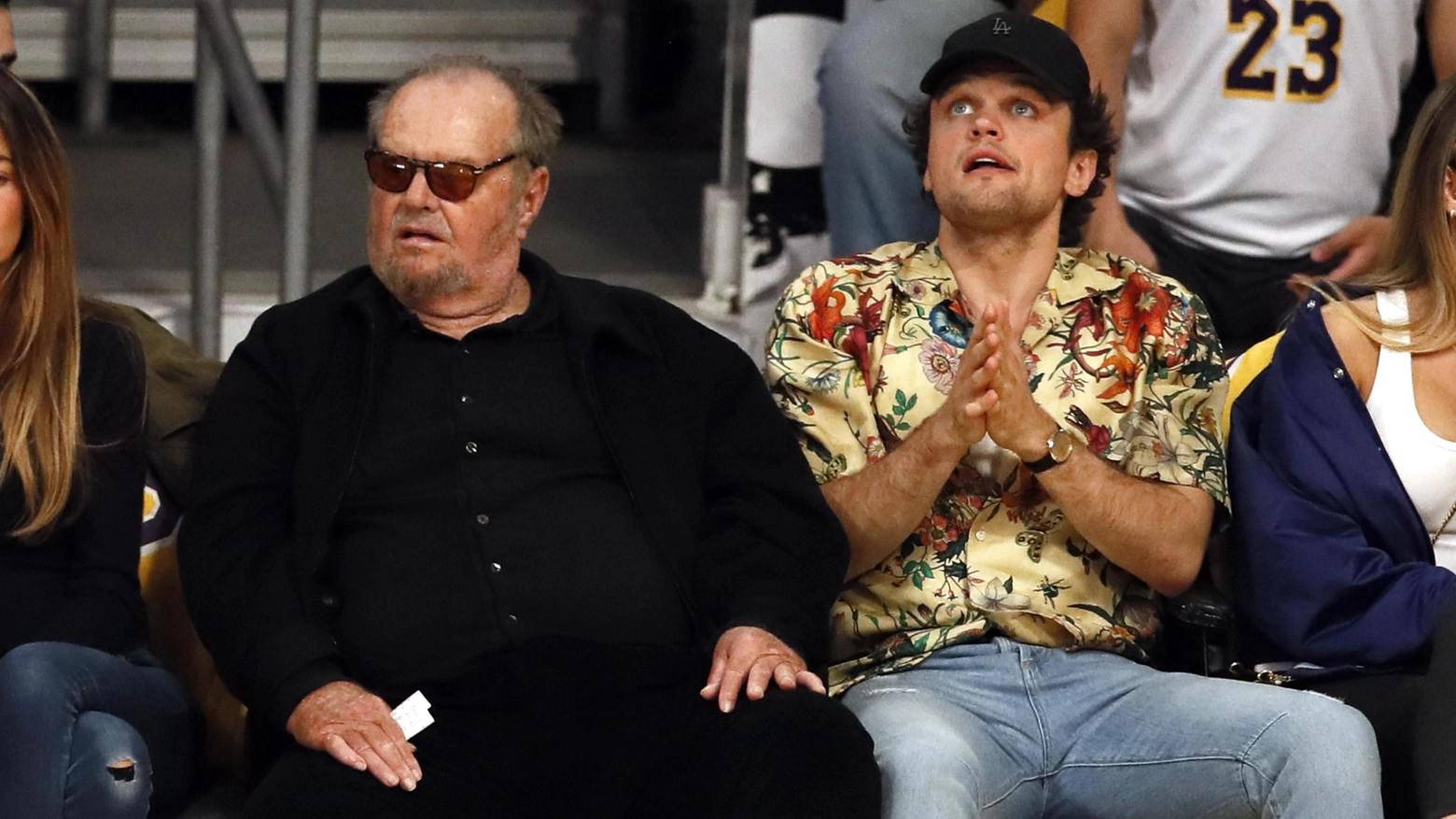 Jack Nicholson con il figlio Ray alla partita dei Lakers nel 2019 (Ansa)