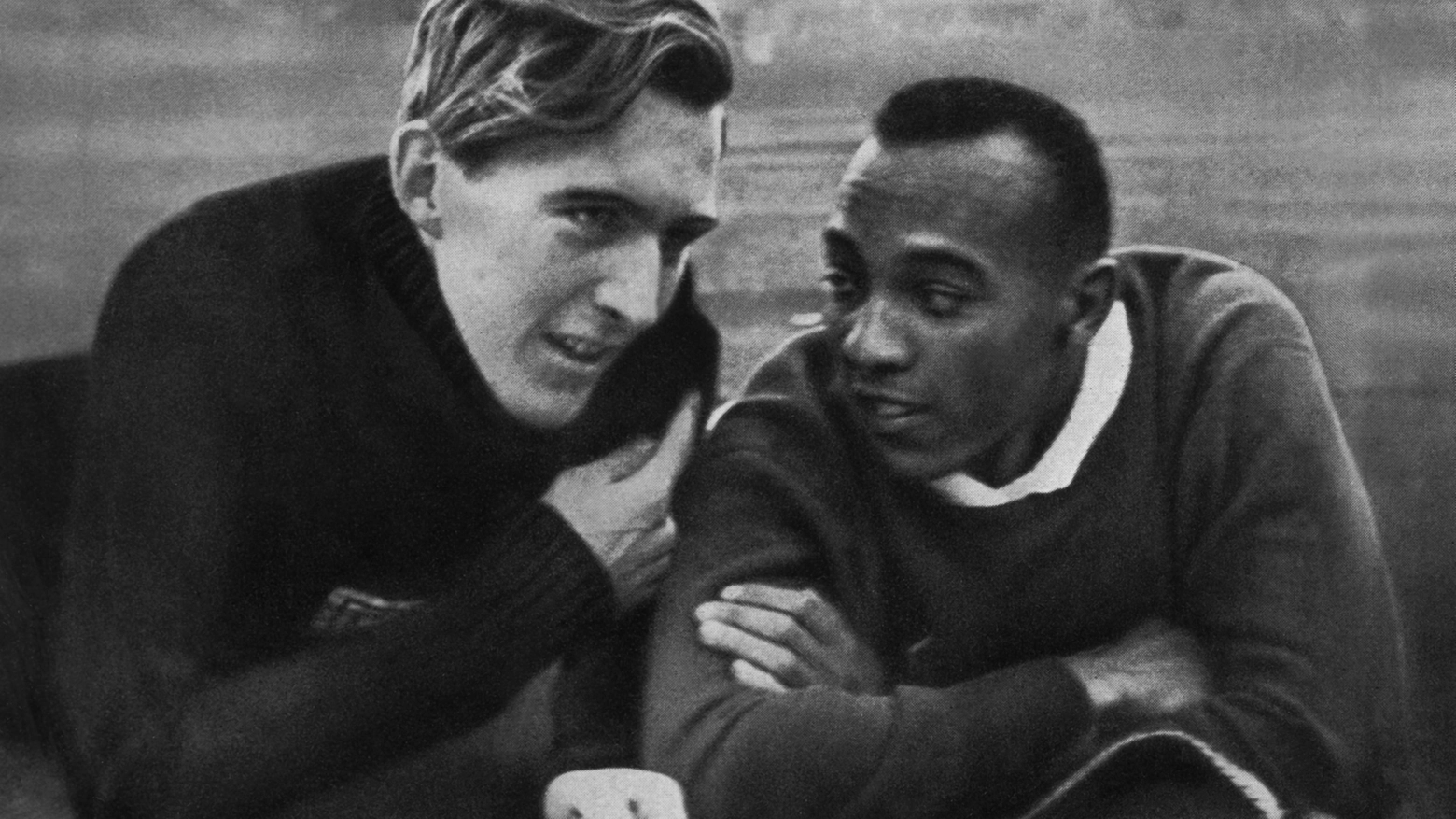 Jesse Owens e Luz Long (Foto d'archivio)