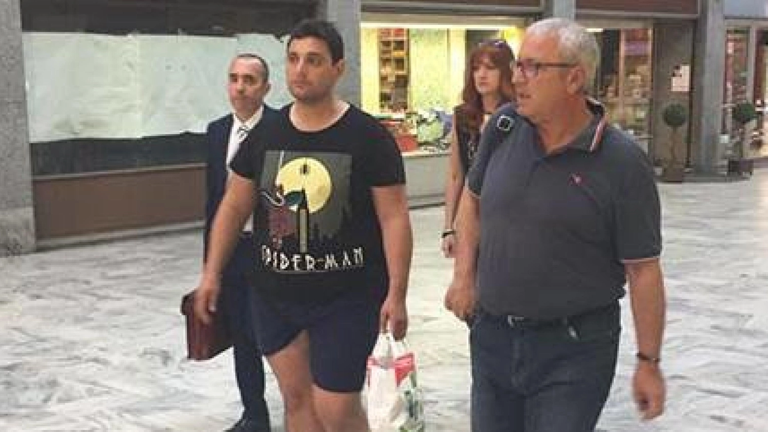 Dimitri Fricano (II da S), 36 anni, di Biella, l'uomo che nell'estate del 2017, a Sassari, trafisse con 57 coltellate Erika Preti nel corso di una vacanza a San Teodoro (Sassari) in una foto di archivio (Ansa)