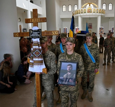 Ucraina, la macabra guerra sui morti. "Mosca e Kiev gonfiano i numeri"