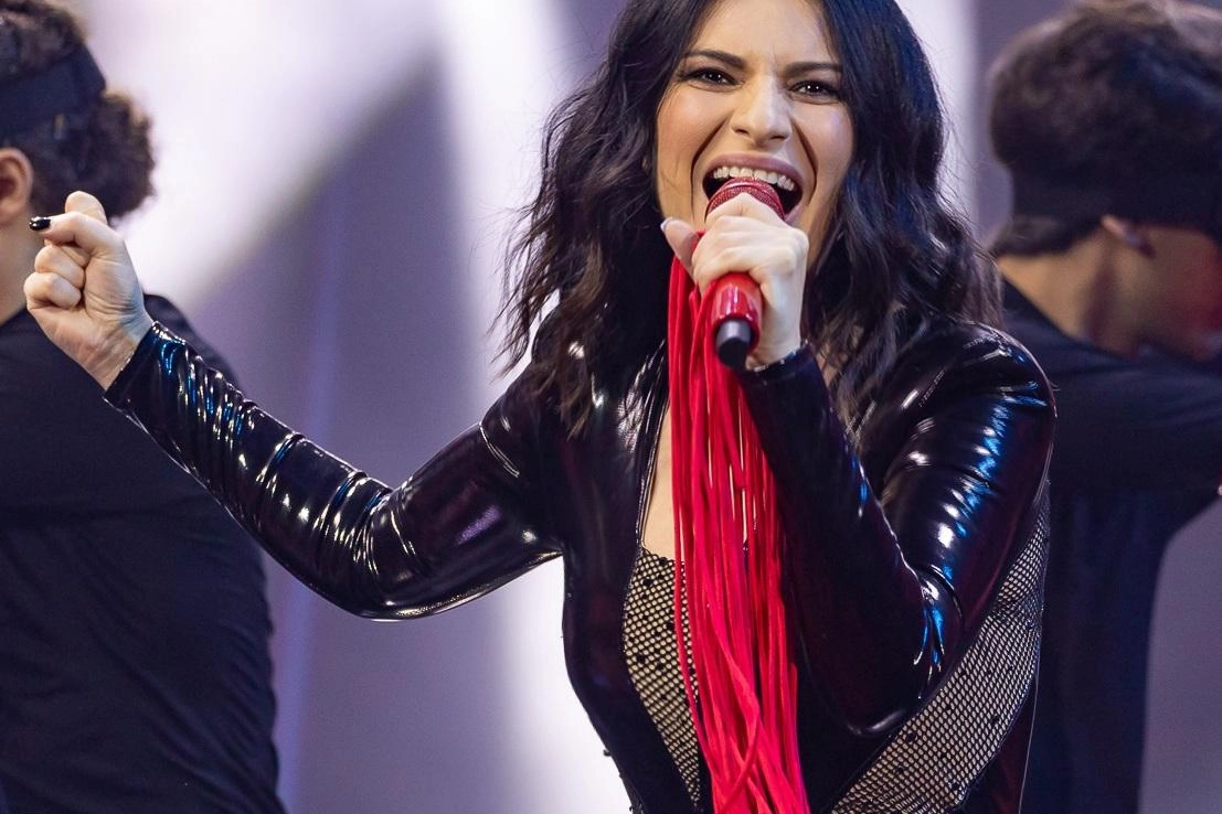 Laura Pausini sul palco dell'Eurovision Song Contest 2022