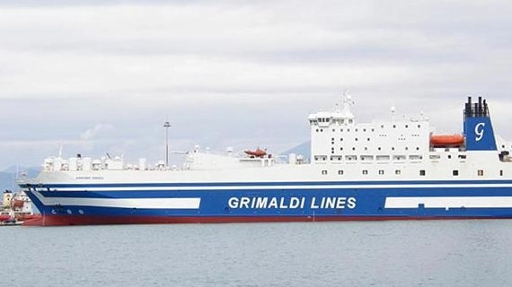 Il traghetto 'Egnazia' della Grimaldi Lines
