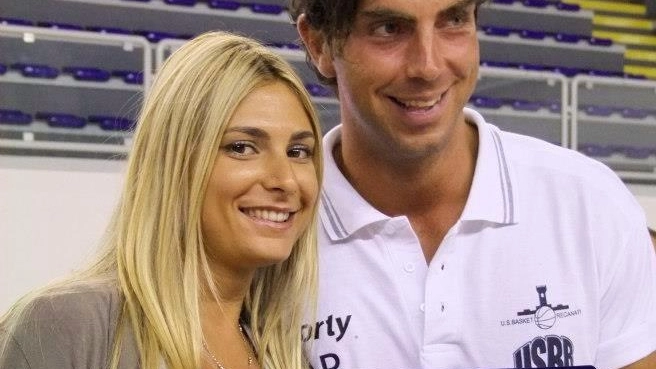 Francesca Polli e Attilio Pierini durante una premiazione del cestista 