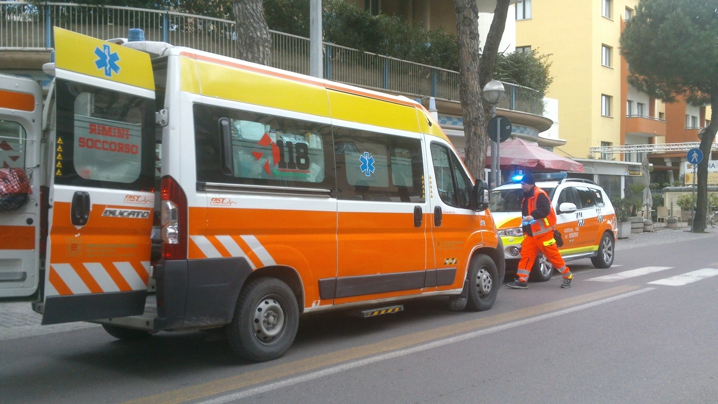 I soccorsi alla donna morta in viale Vespucci