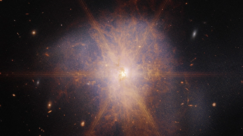 Scontro tra galassie Arp 220, l'immagine ripresa dal telescopio spaziale James Webb