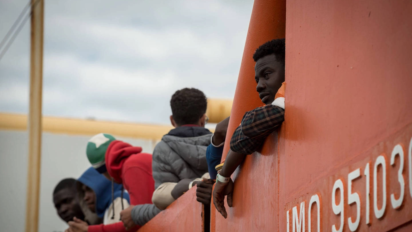 Migranti soccorsi nel Mediterraneo (Olycom)