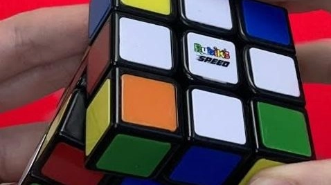 Il Cubo di Rubik, inventato nel 1974 dall’ungherese Erno Rubik, oggi 79 anni
