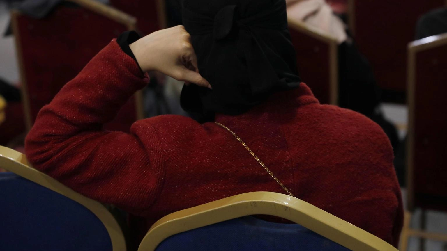 Francia: ok consiglio di Stato a divieto abaya a scuola