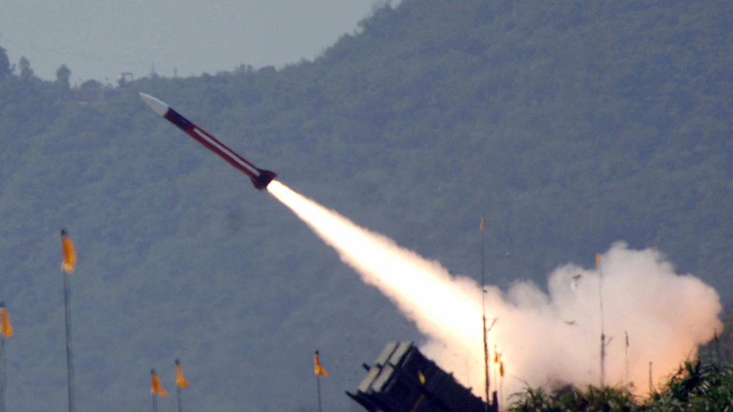 Un missile Patriot lanciato durante un’esercitazione (afp)