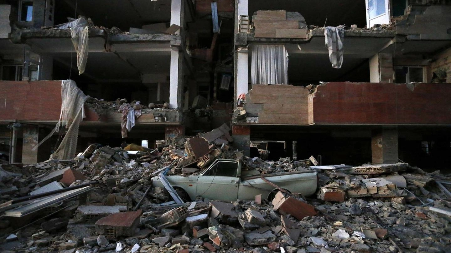 La devastazione del terremoto in Iraq (Ansa)