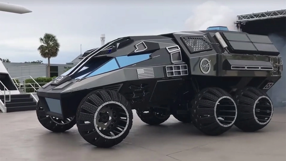 Il rover in stile Batmobile (Foto: NASA's Kennedy Space Center/Facebook)