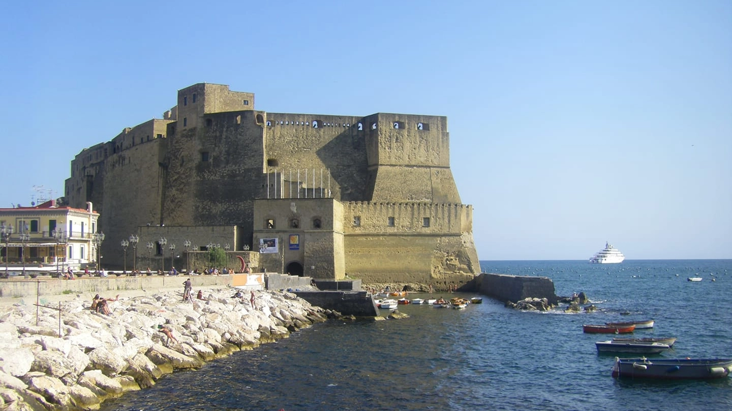 Castel dell'Ovo Napoli (immagine Facebook)
