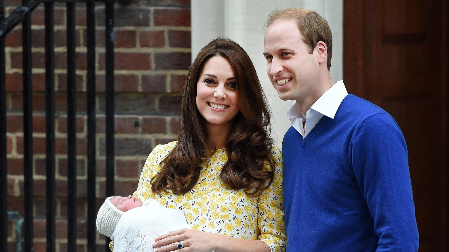 Kate Middleton e il principe Harry dopo la nascita di Charlotte (Ansa)