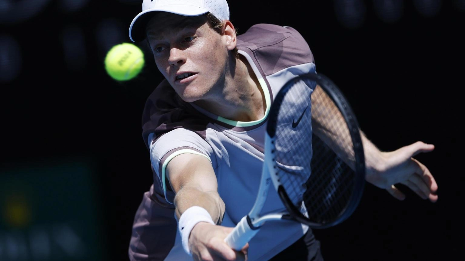 Australian Open: Djokovic ko, Sinner vola in finale