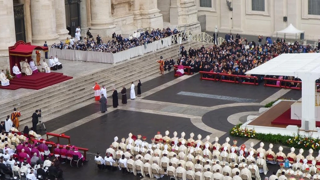 La cerimonia solenne in Vaticano