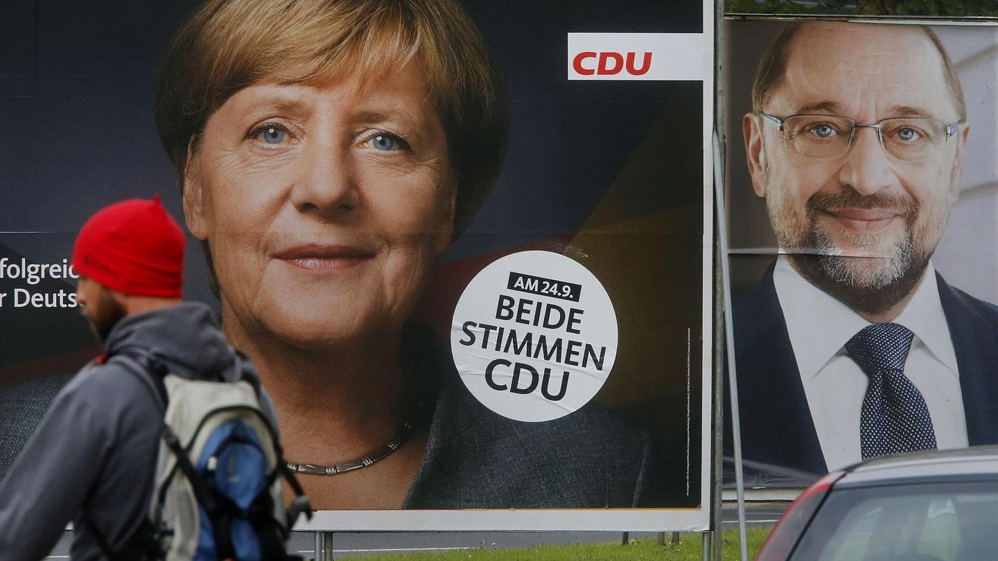 Elezioni Germania, Angela Merkel e Martins Schulz (Ansa)