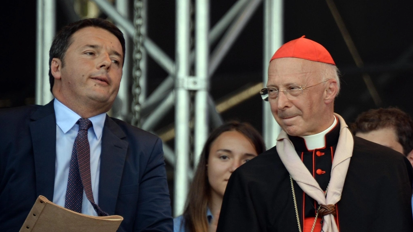 Matteo Renzi col cardinal Bagnasco (Ansa)