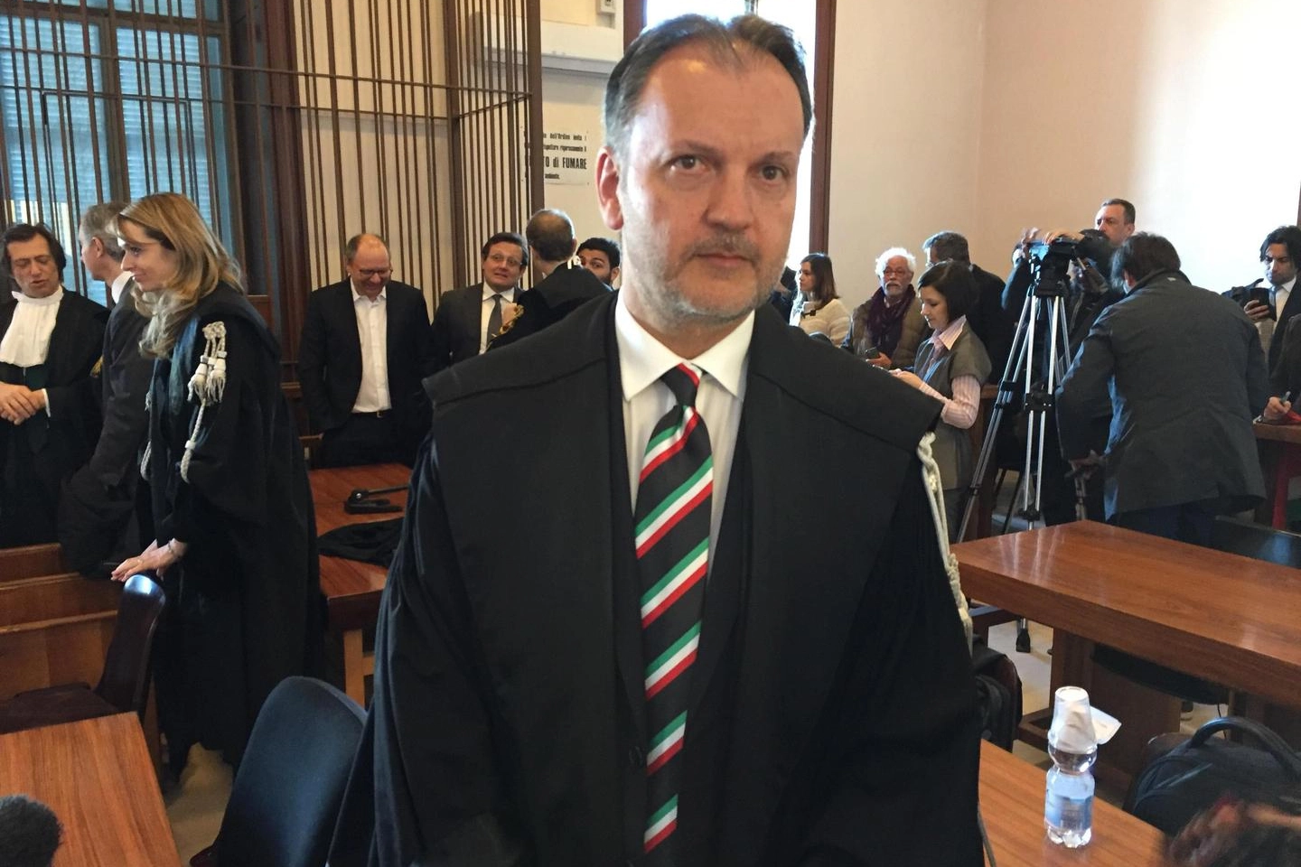 Processo di rating: il pm Michele Ruggiero con la cravatta tricolore (Ansa)