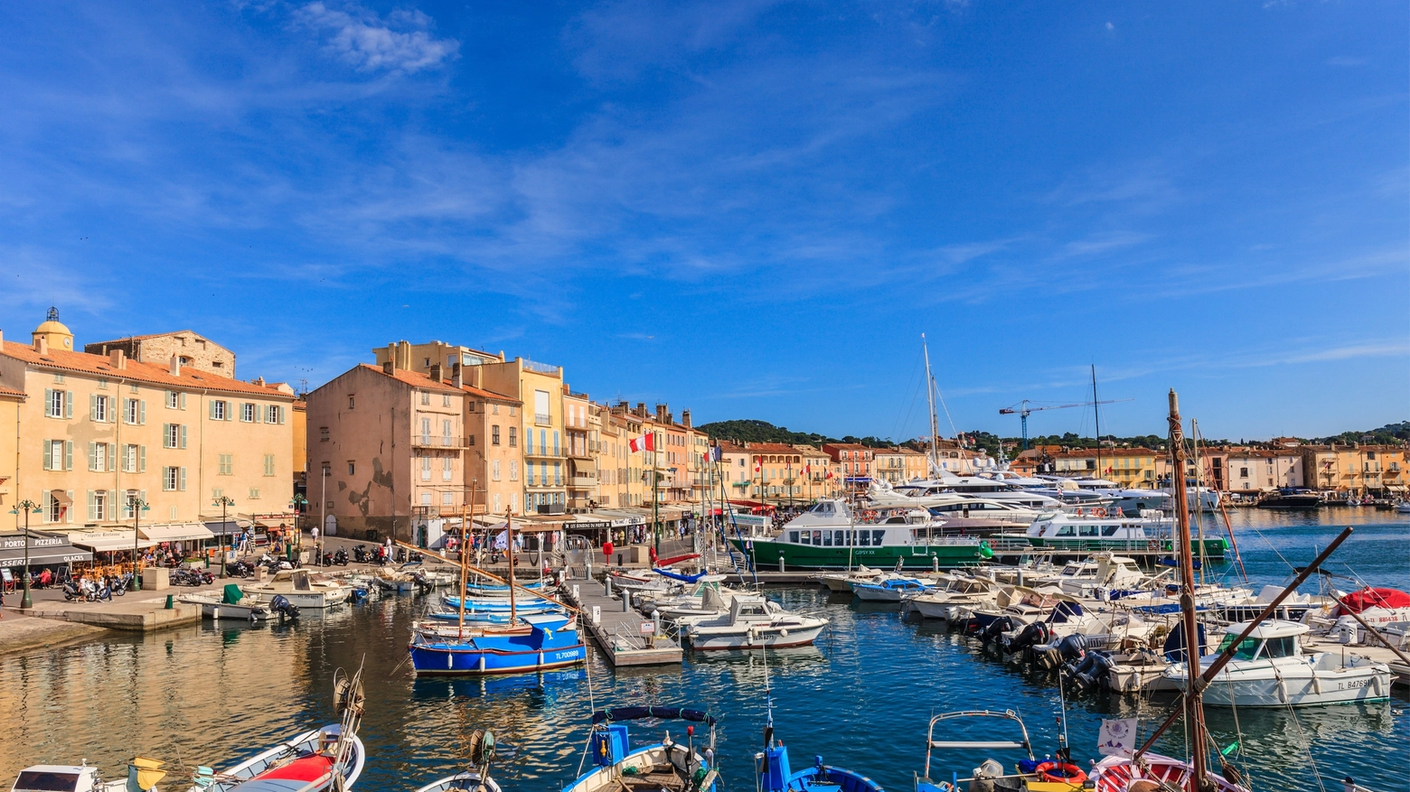 L'ultima da Saint Tropez: turista italiano sarebbe stato inseguito da un cameriere, troppo bassa la mancia da 500 euro
