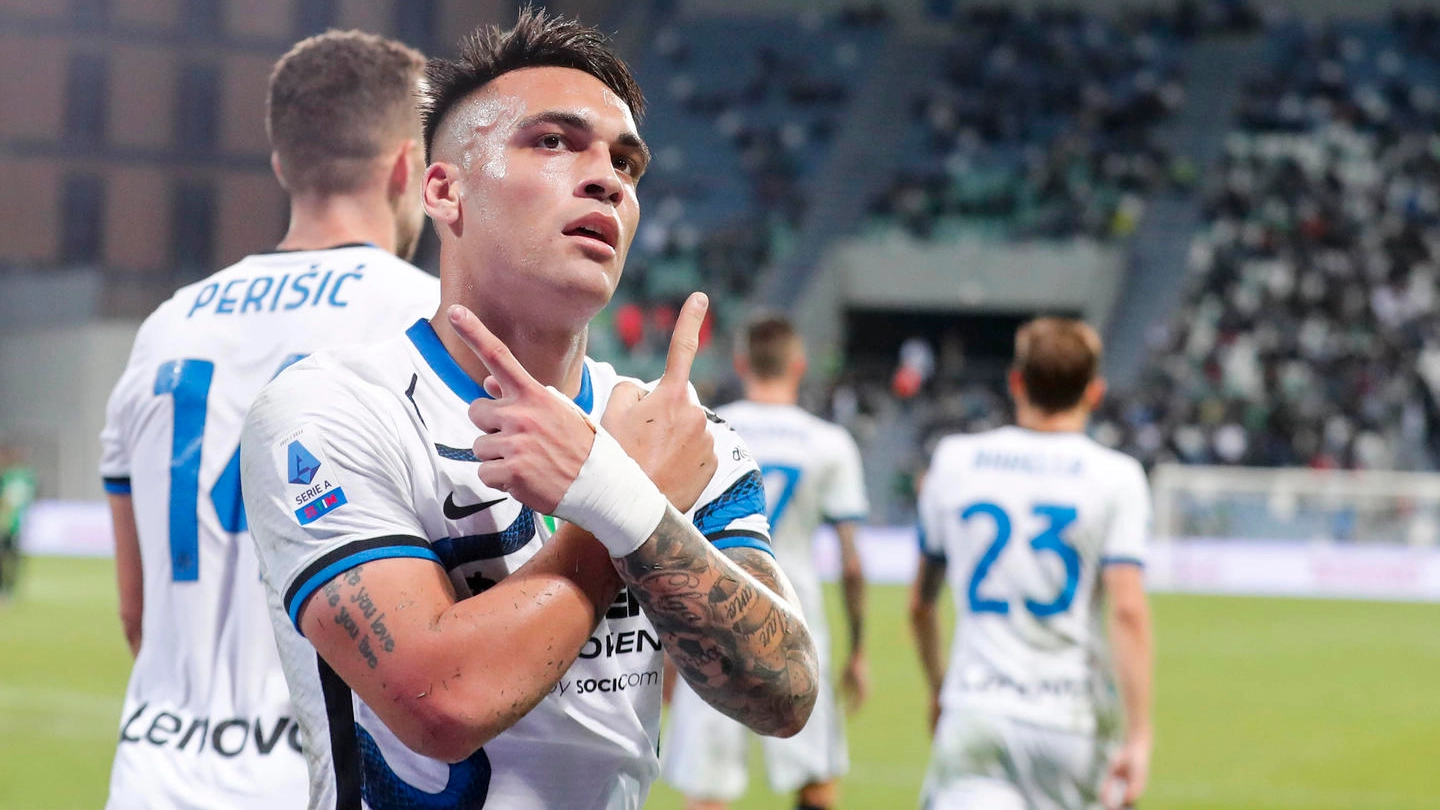 Sassuolo-Inter, Lautaro Martinez esulta dopo il gol (Ansa)