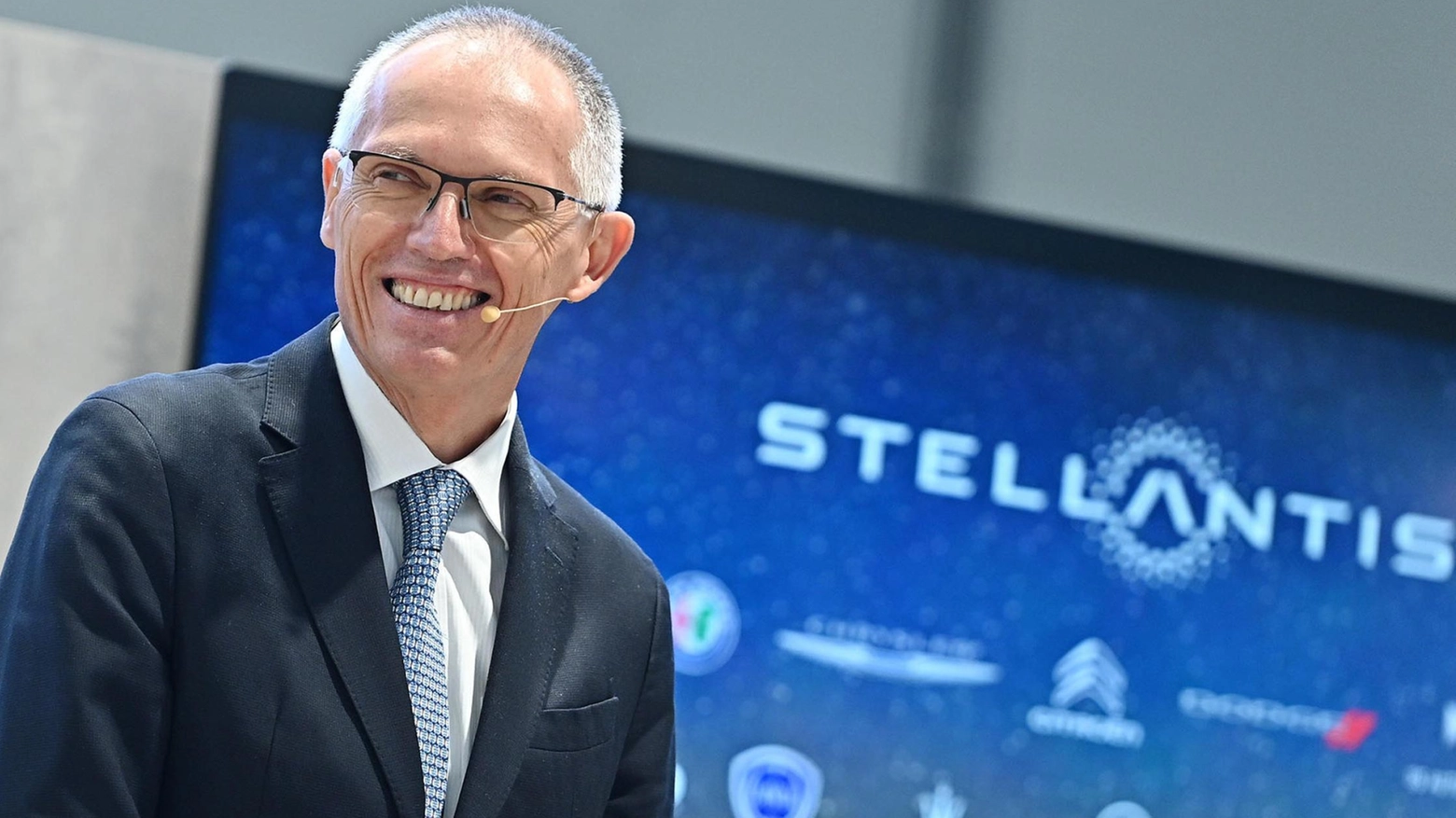Stellantis accelera sull’auto elettrica  "La fusione ha già reso 7 miliardi"