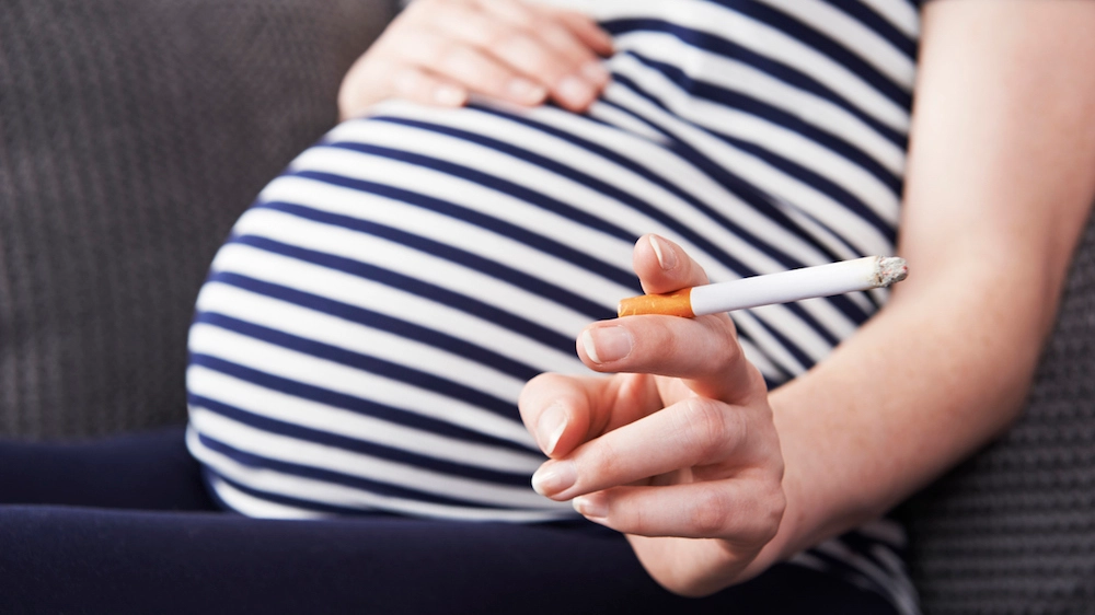 Fumare in gravidanza crea problemi di udito ai piccoli - foto Highwaystarz istock