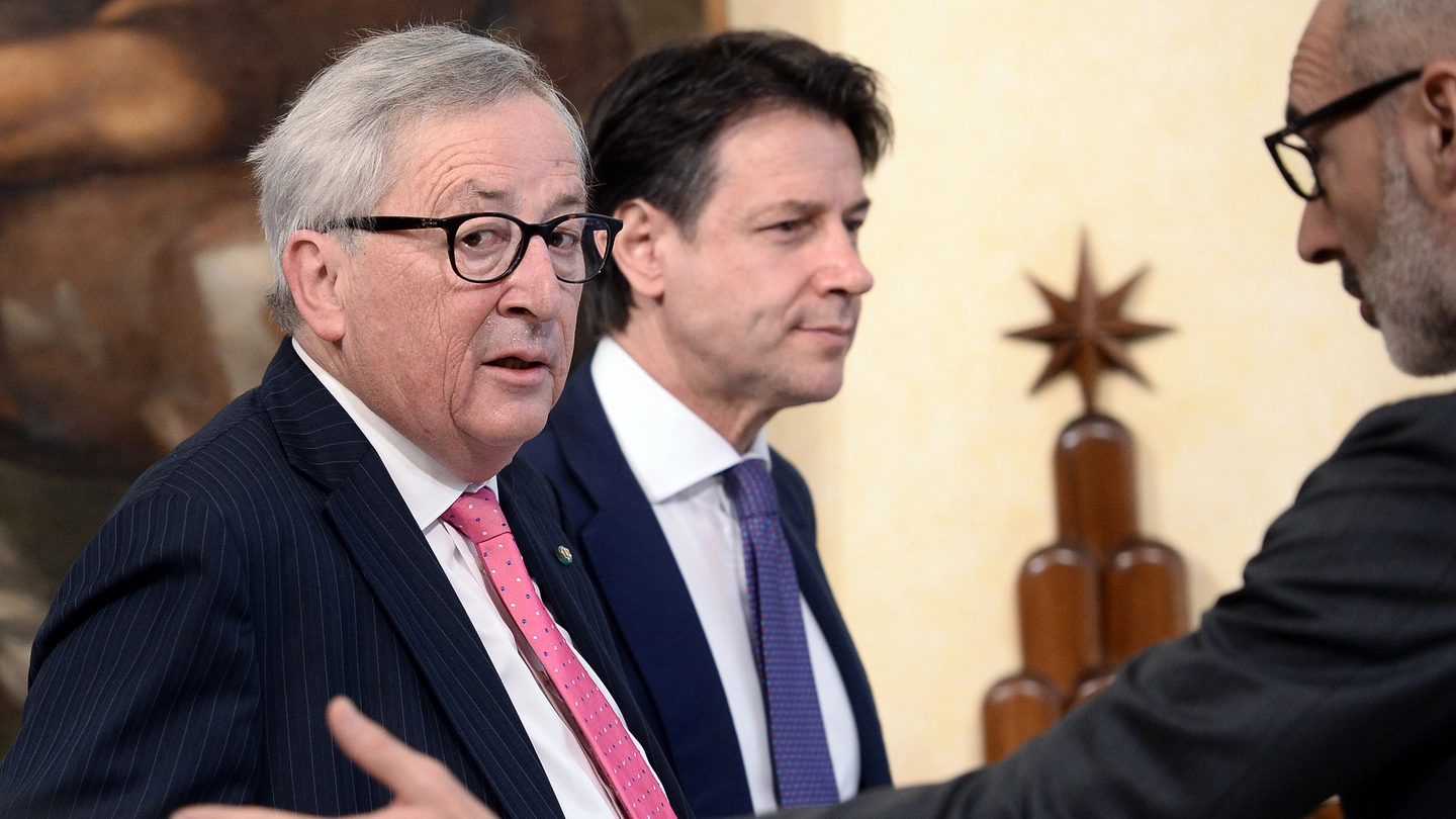 Juncker e Conte a Palazzo Chigi (Lapresse)