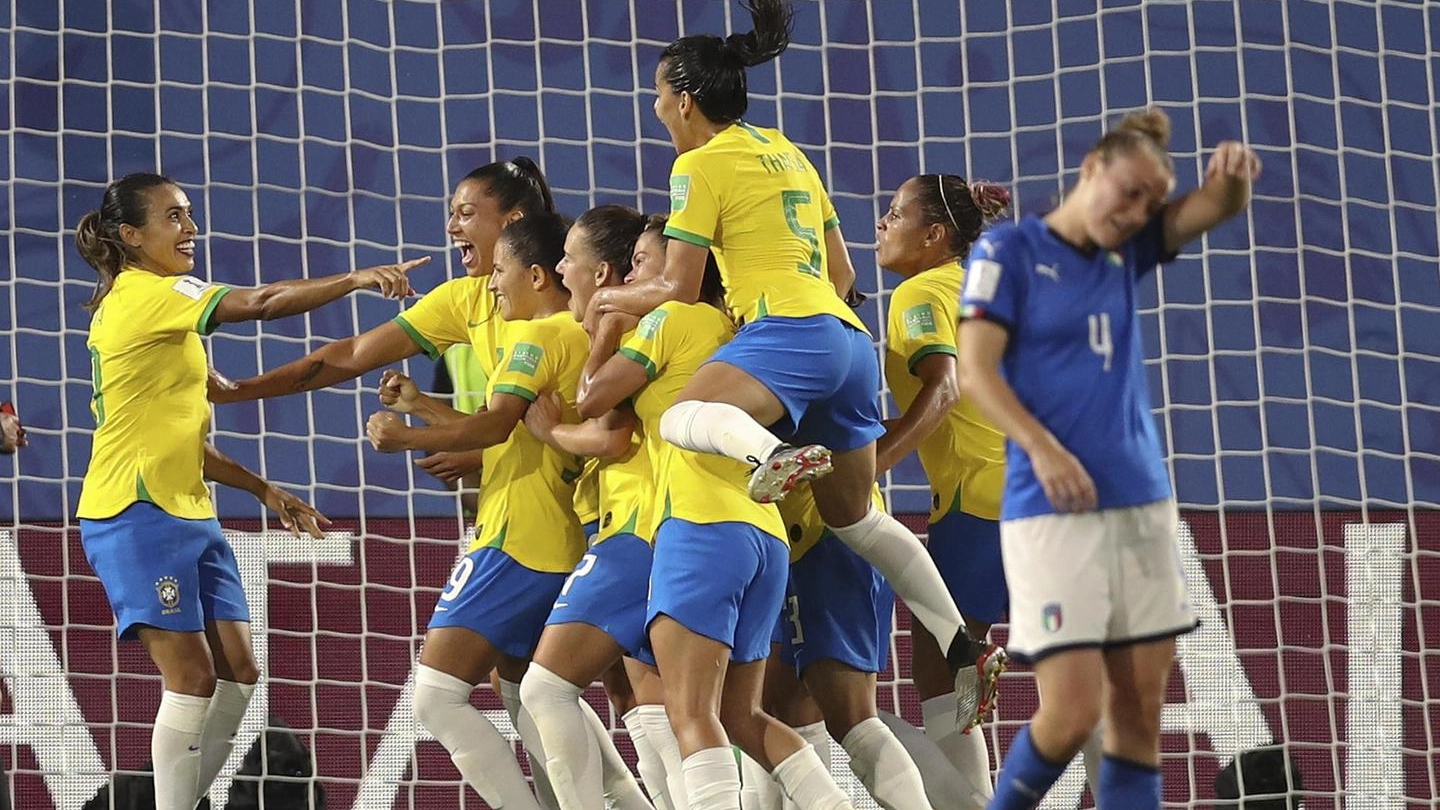 Mondiale femminile, Italia-Brasile 0-1: l'esultanza delle sudamericane (Ansa)