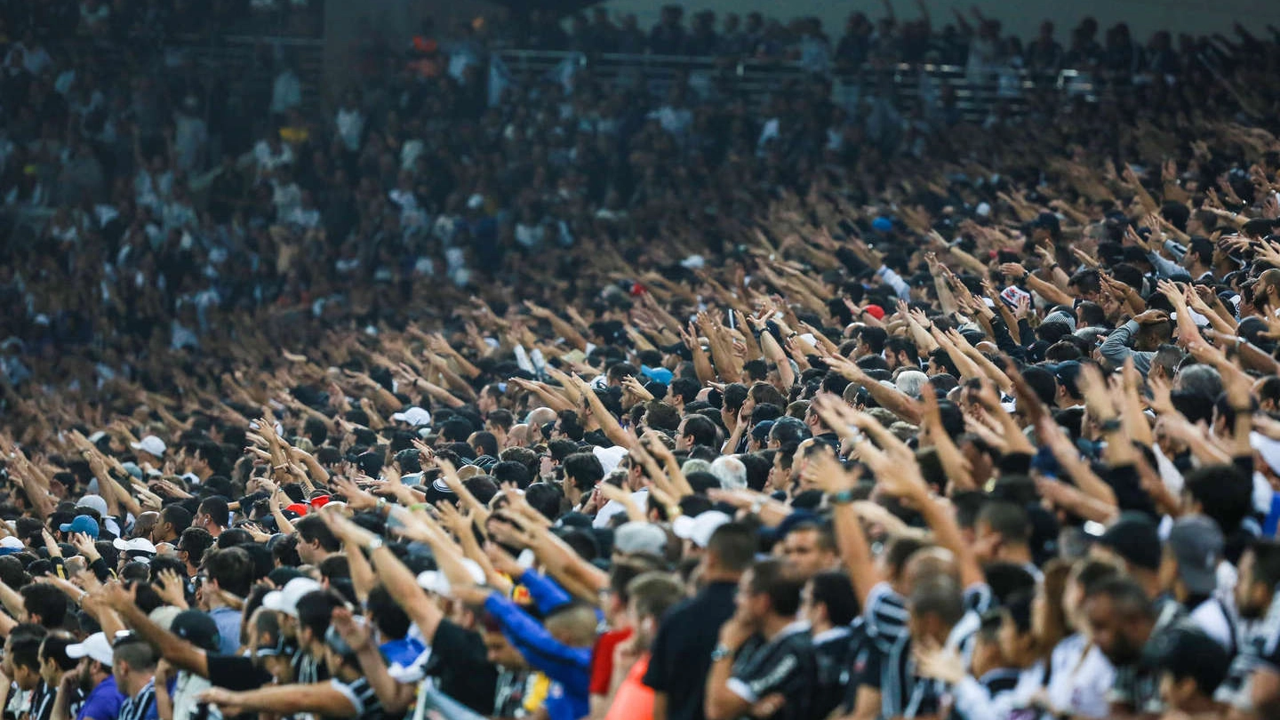 La curva dei tifosi del Corinthians (Olycom)