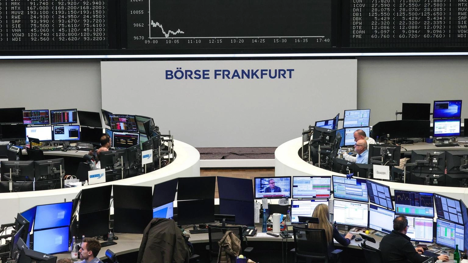 Borsa: l'Europa chiude in calo, nervosi i titoli di Stato