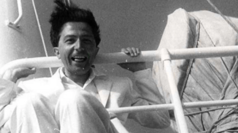 Giulio Andreotti (1919-2013), in una foto del 1954: viaggio a bordo della nave Andrea Dori