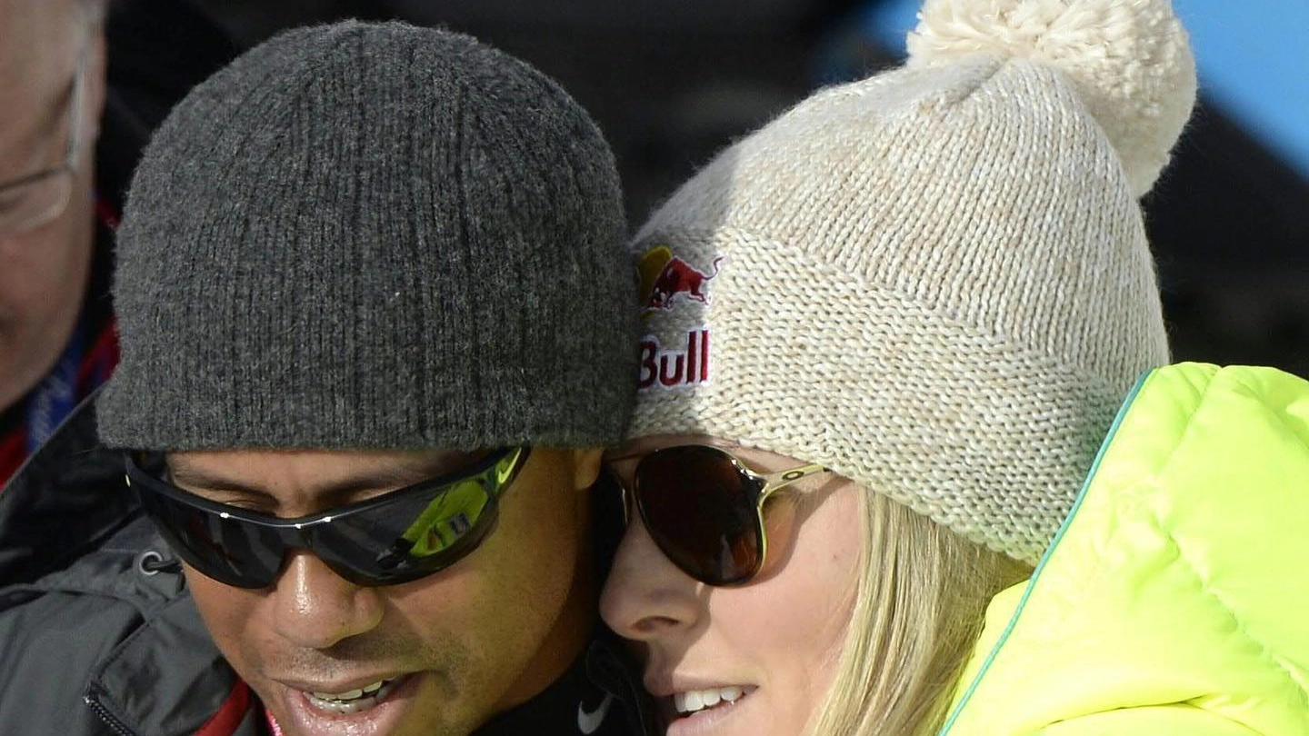 Tiger Woods e Lindsey Vonn in uno dei loro momenti felici (Ansa)
