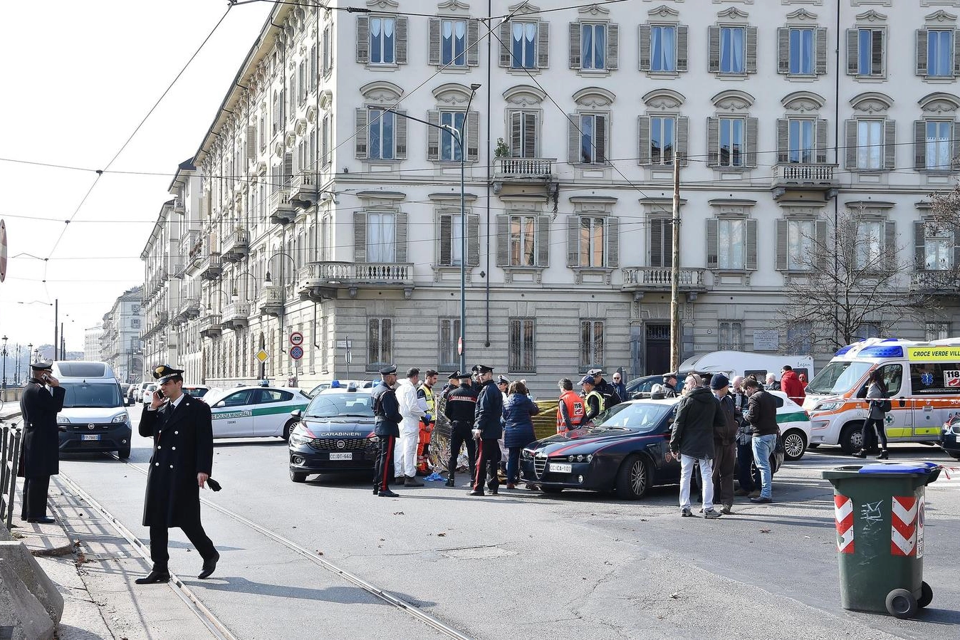 Torino, un uomo di 34 anni è stato accoltellato in centro (Ansa)