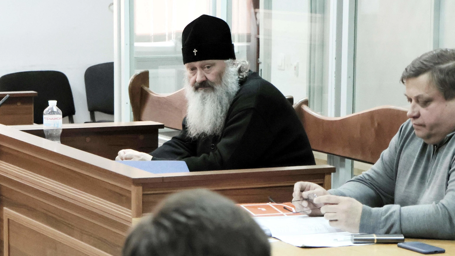 Il metropolita Pavel in tribunale (Ansa)