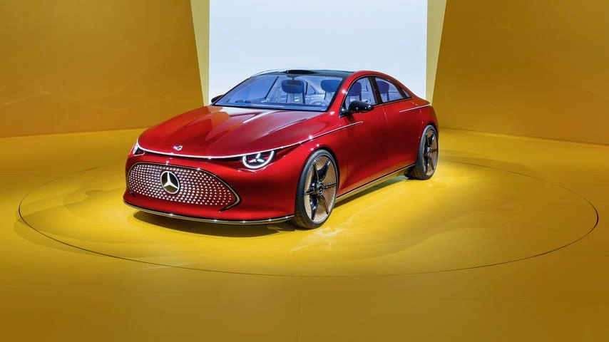 Mercedes Concept CLA. La berlina sportiva che riconosce il respiro di un neonato a bordo