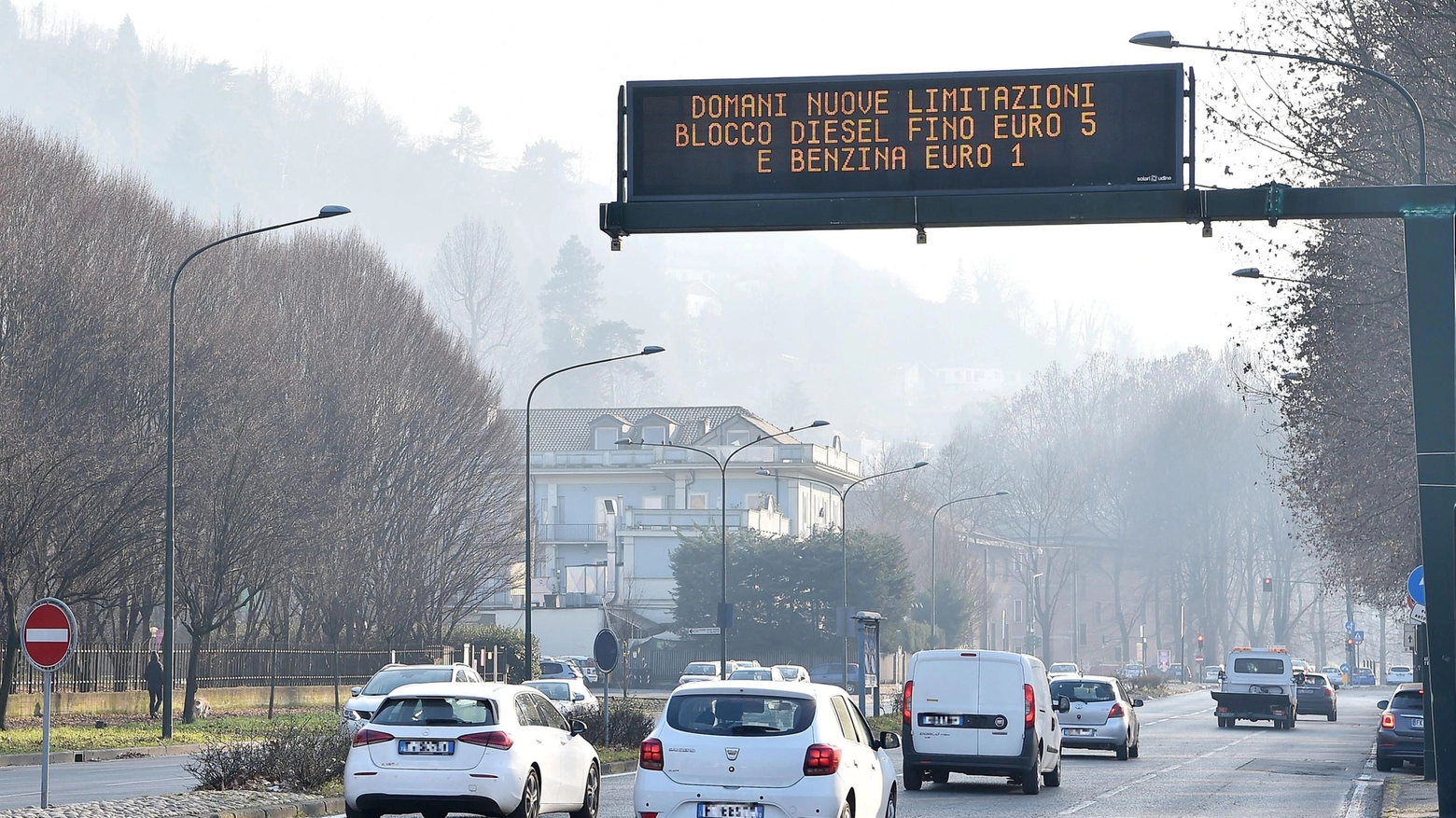 Smog, blocco auto a Torino (foto Ansa)